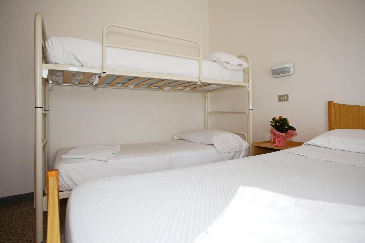 Hotel Serafini Misano Adriatico Exterior photo