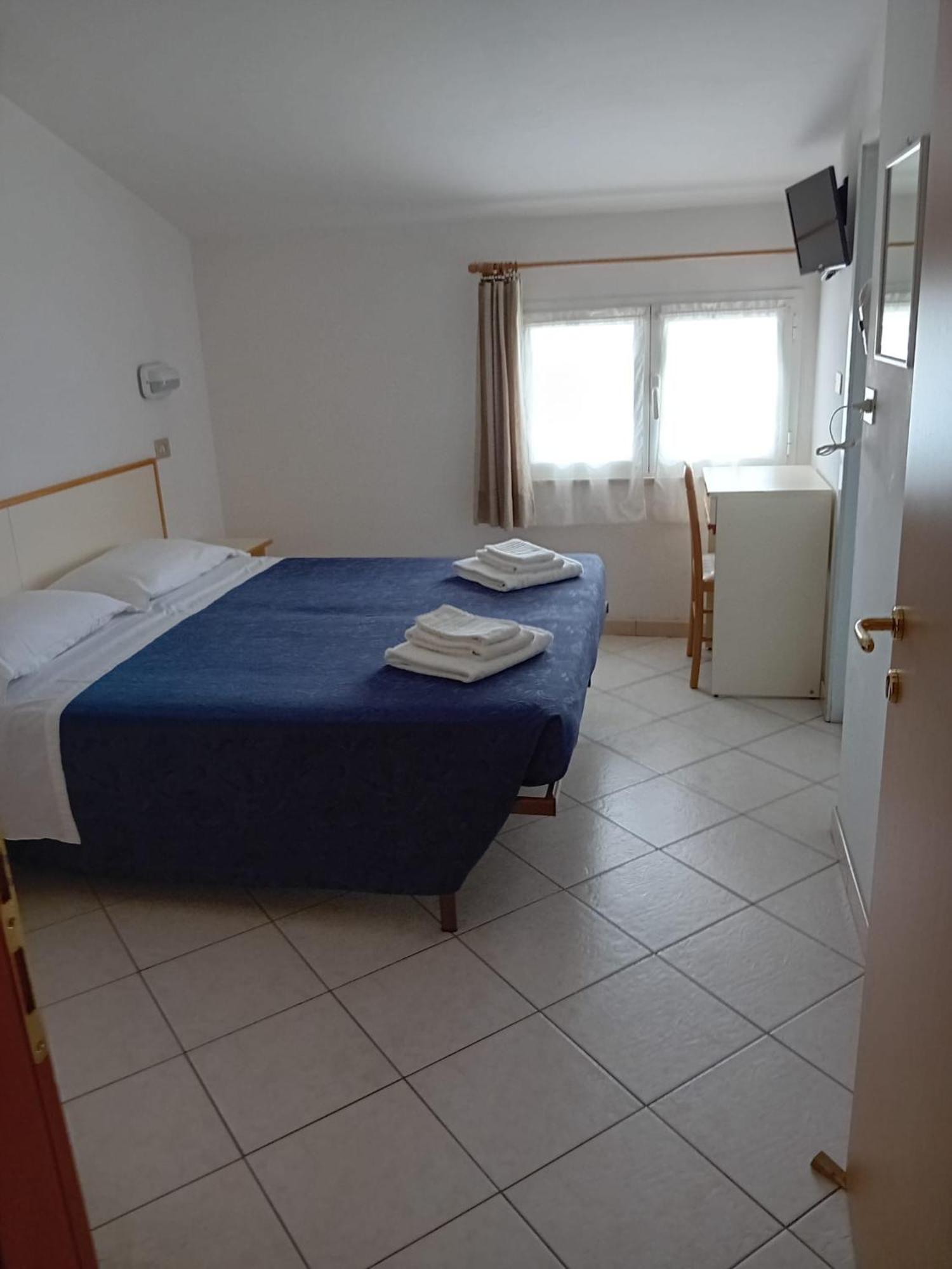 Hotel Serafini Misano Adriatico Exterior photo