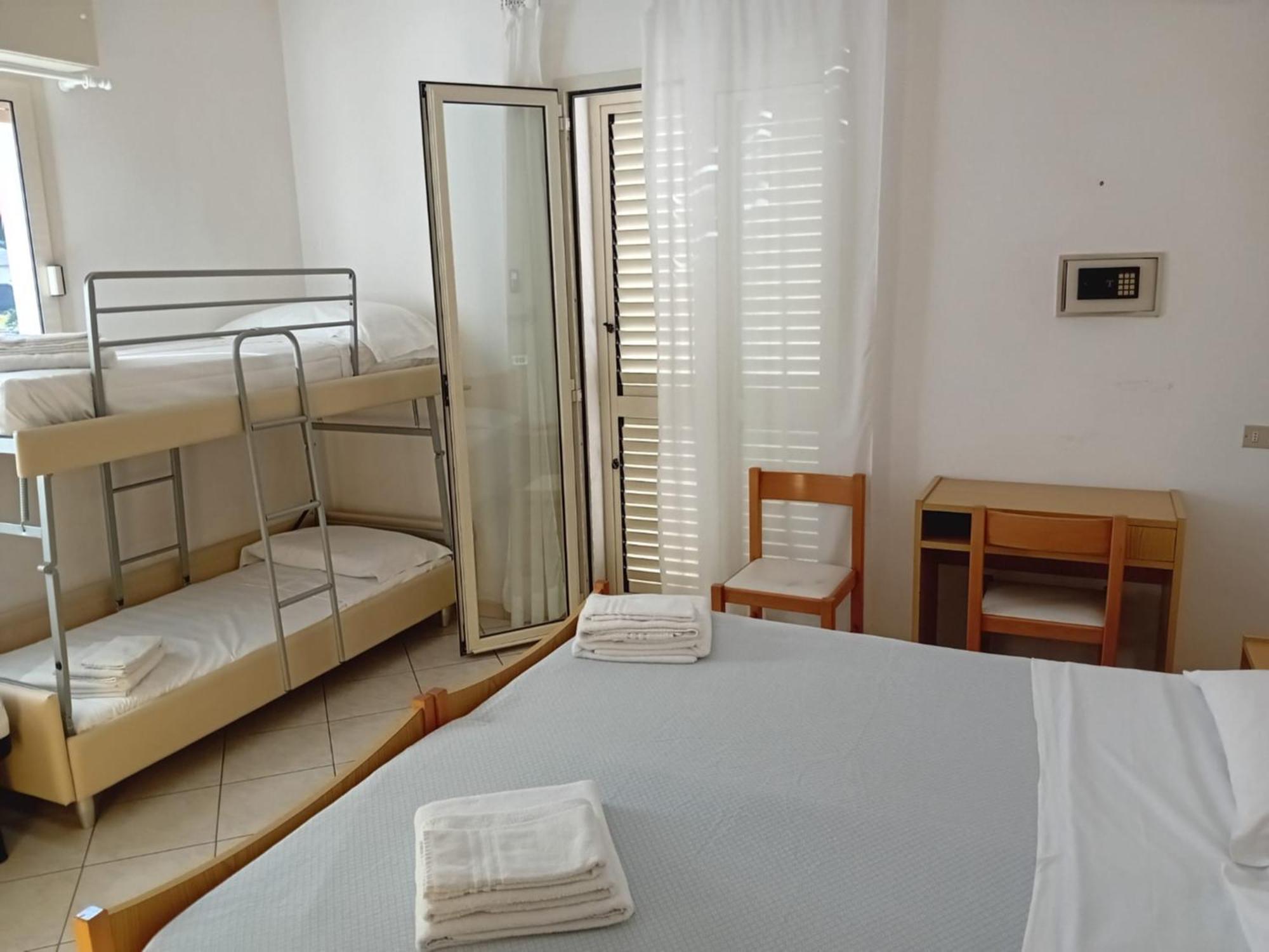 Hotel Serafini Misano Adriatico Exterior photo